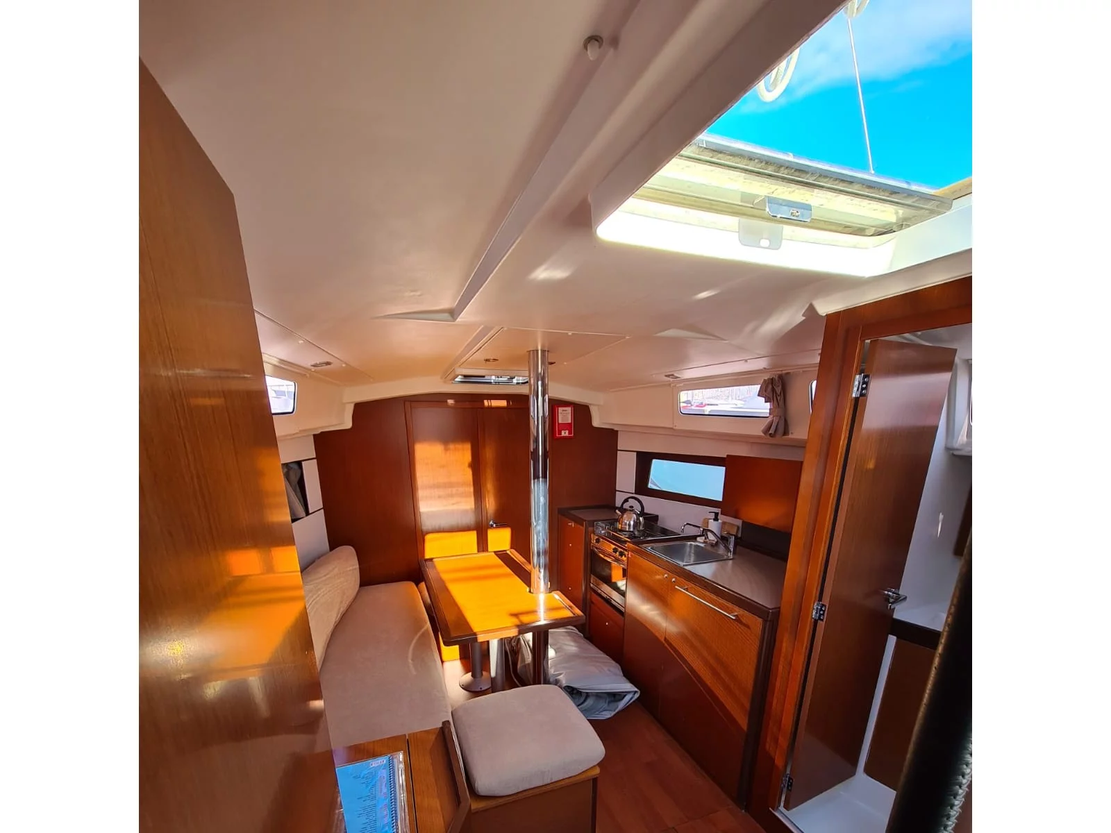 Oceanis 35.1 (LAMPUGA) Interior image - 1