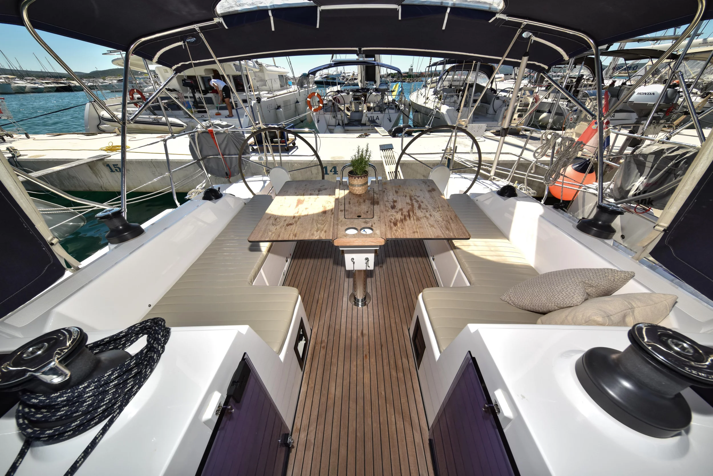 Bavaria C42 (Bella)  - 17