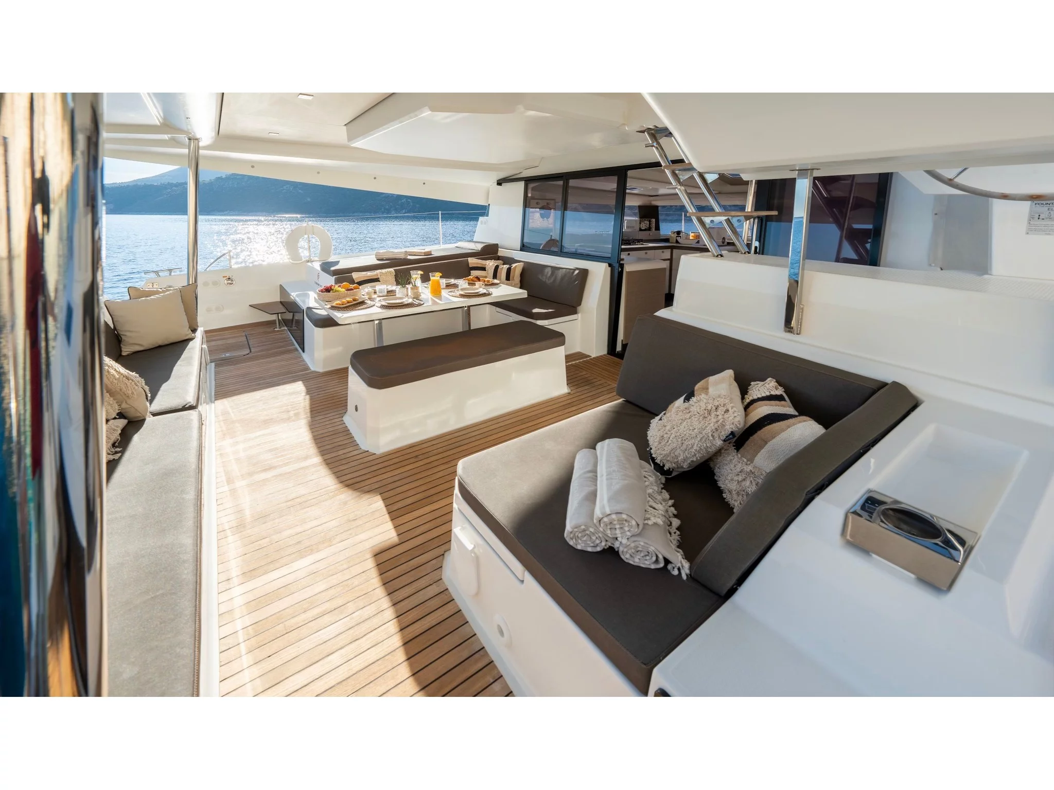 Elba 45 (PHOEBE) Interior image - 15