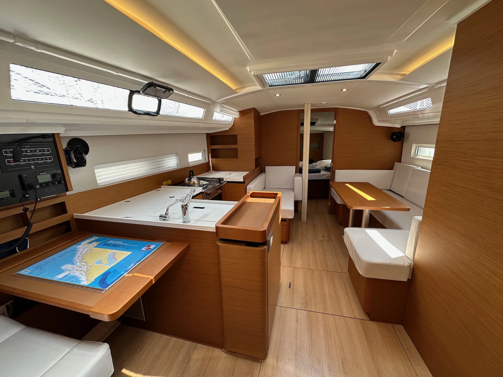 Sun Odyssey 410 (Wind Kiss) Interior image - 11