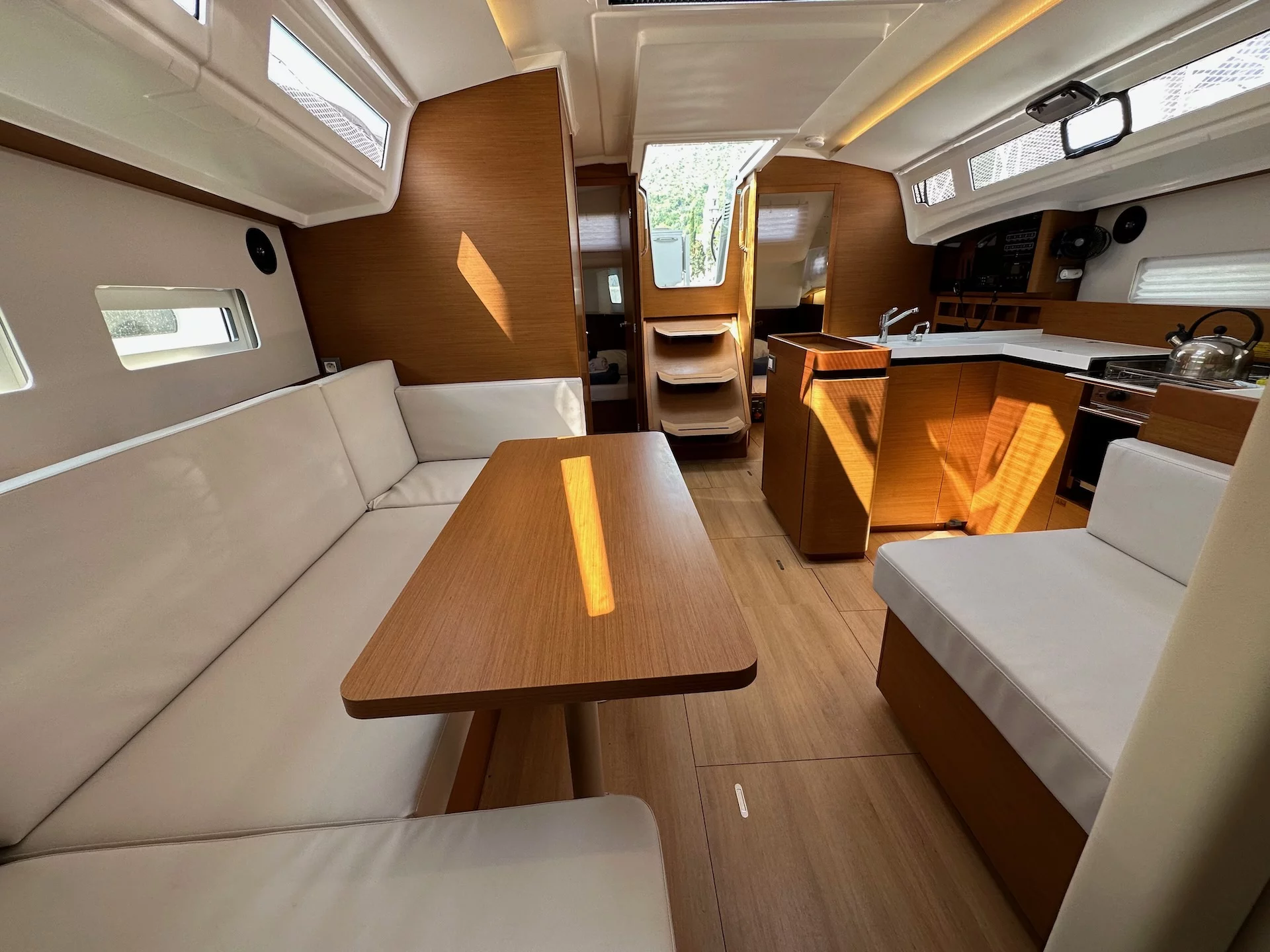 Sun Odyssey 410 (Wind Kiss)  - 4