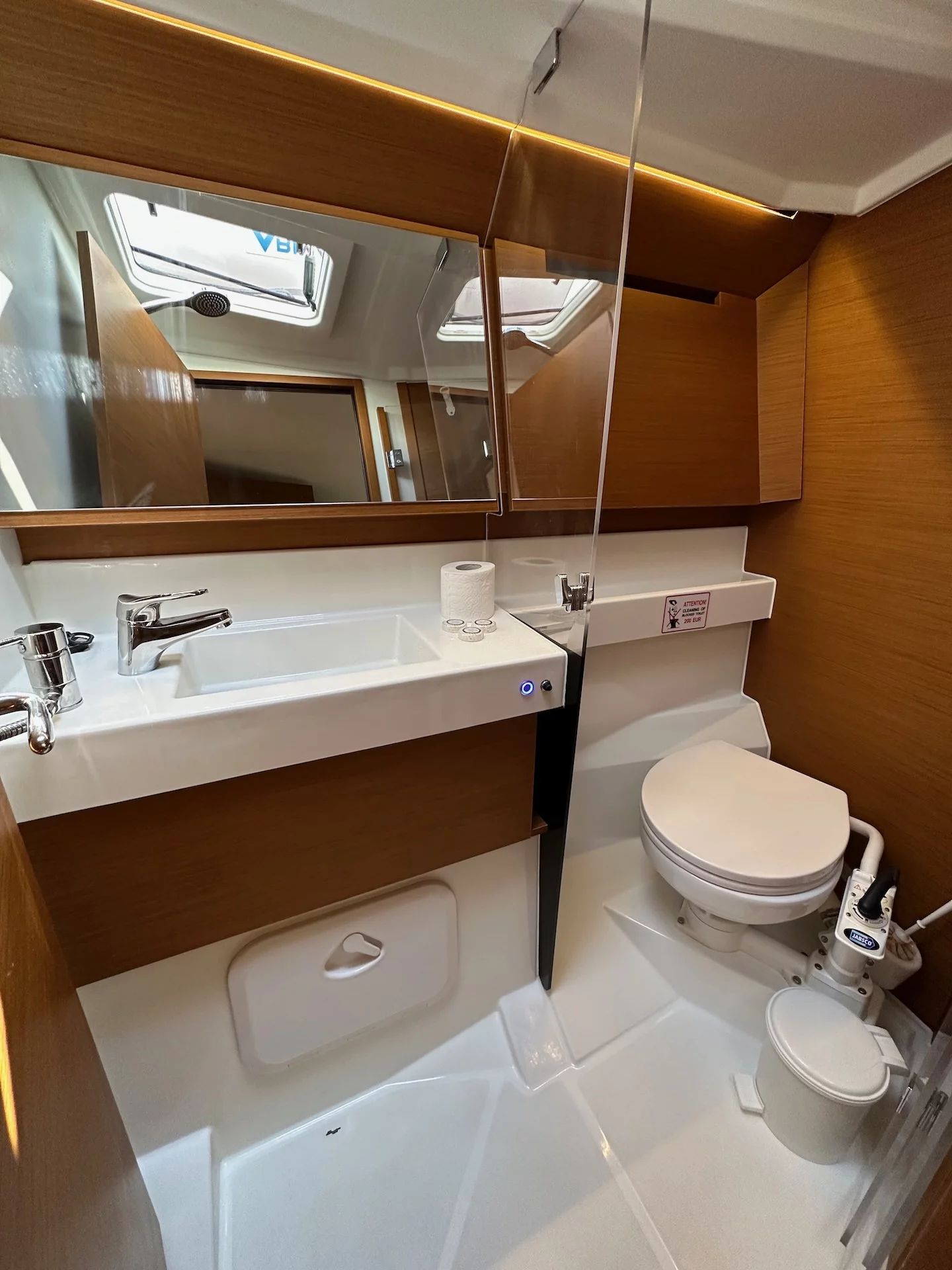 Sun Odyssey 410 (Wind Kiss)  - 2