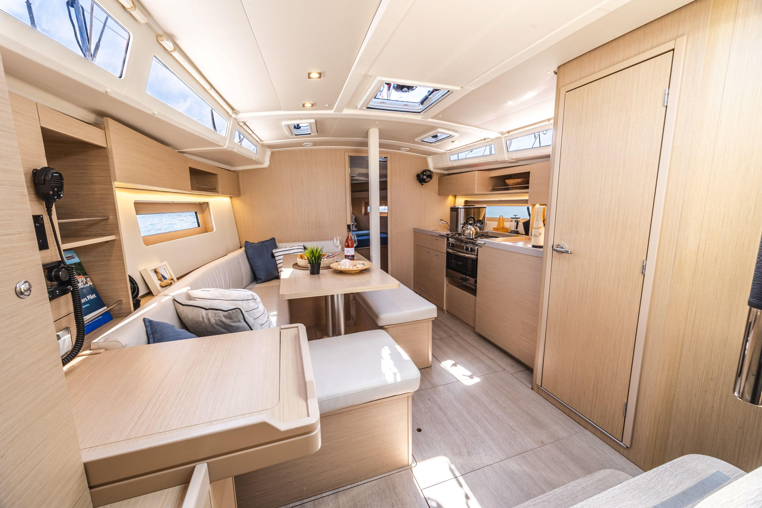 Oceanis 37.1 — photo 21