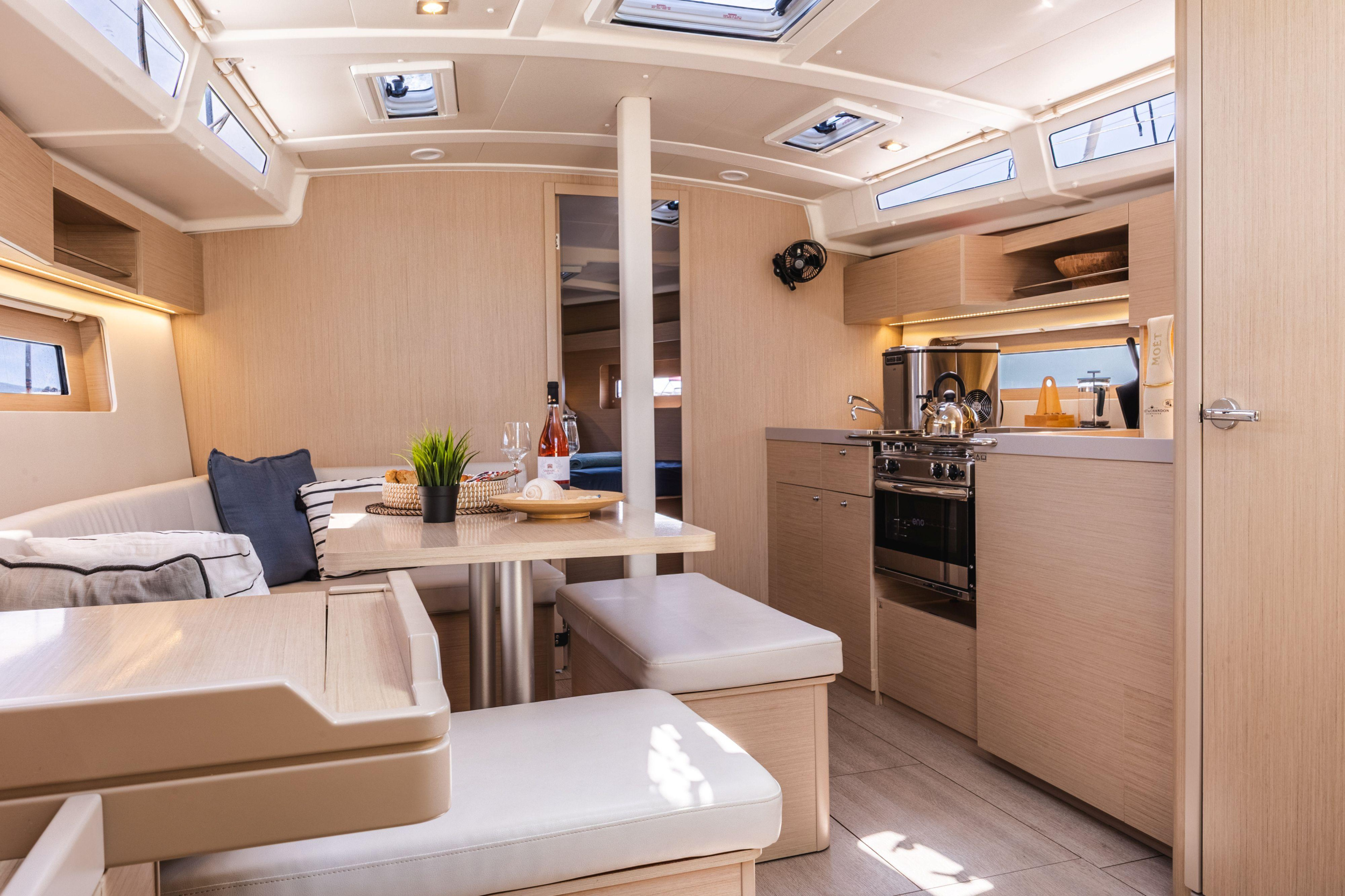 Oceanis 37.1 — photo 40