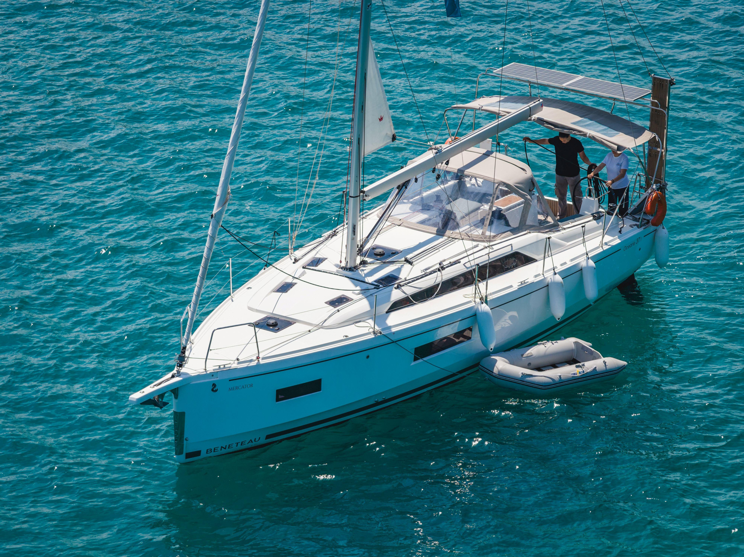 Oceanis 37.1 — photo 1