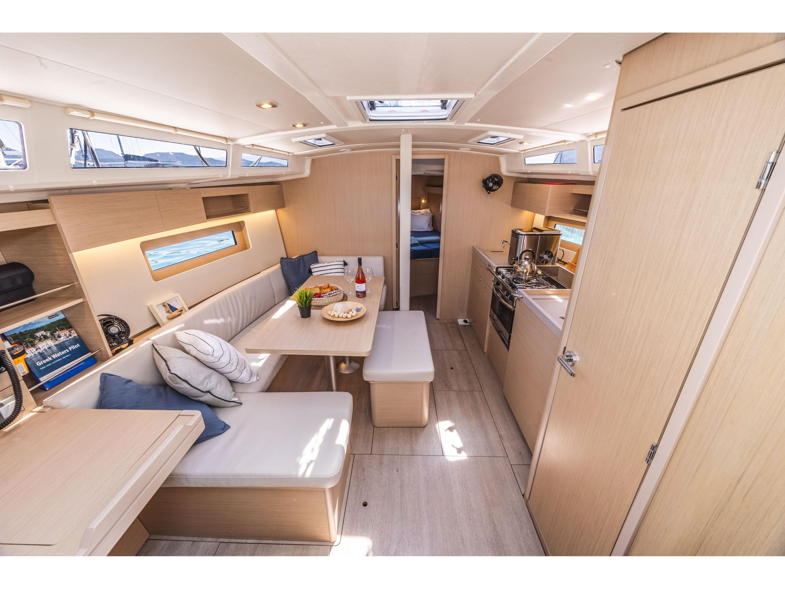 Oceanis 37.1 — photo 23