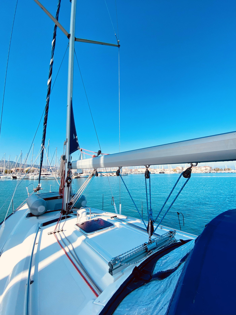 Bavaria 42 Cruiser — photo 22