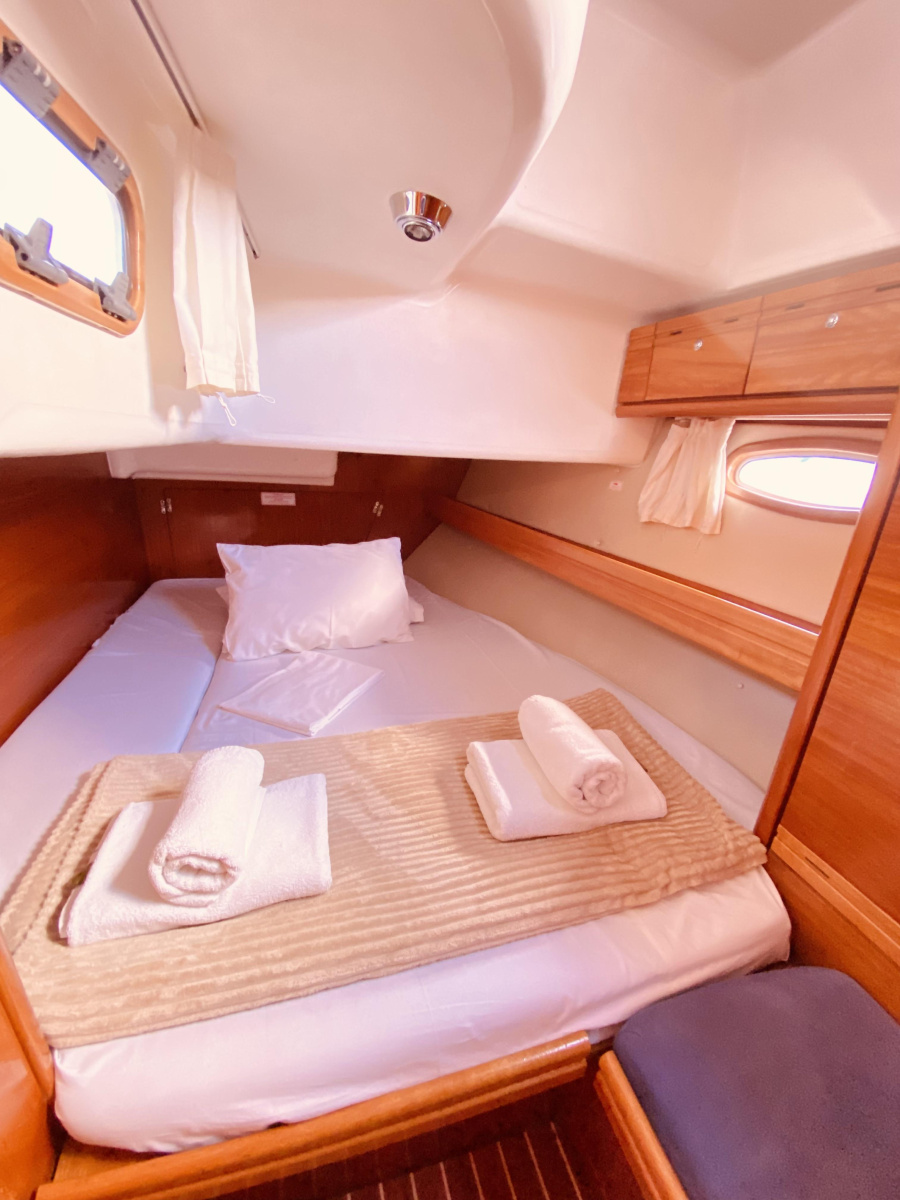 Bavaria 42 Cruiser — photo 6