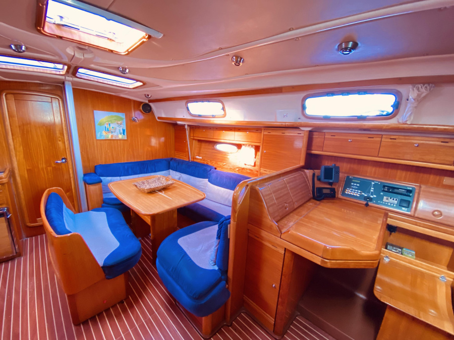 Bavaria 42 Cruiser — photo 4