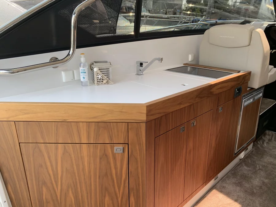 Grandezza 34 OC (Alice) kitchen - 18
