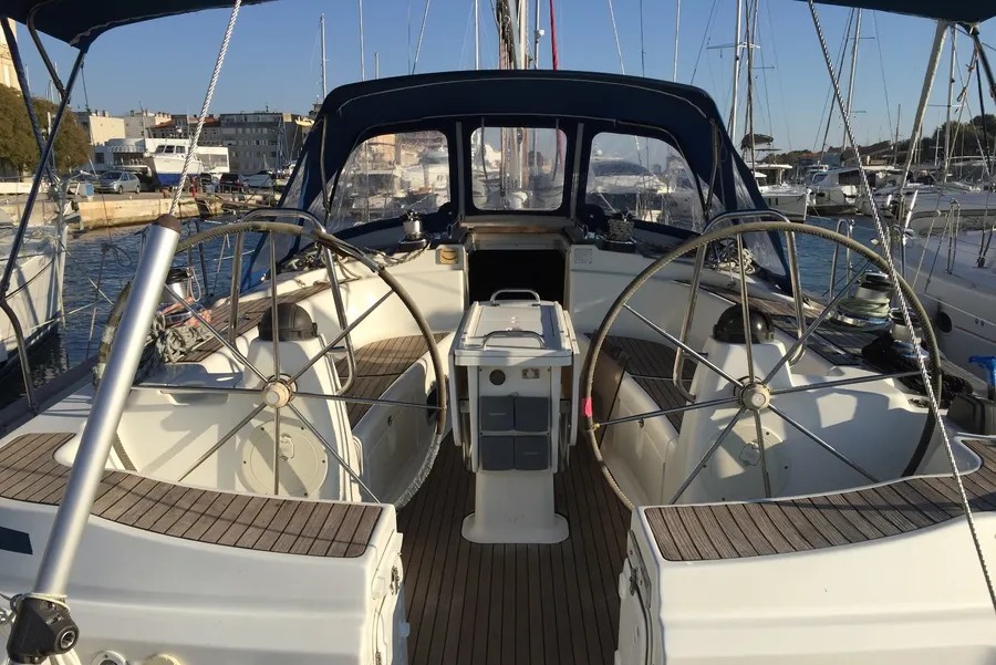 Bavaria 49 — photo 2