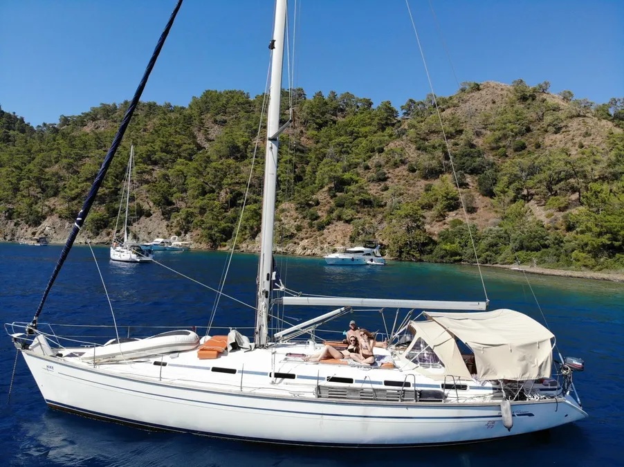 Bavaria 49 — photo 1
