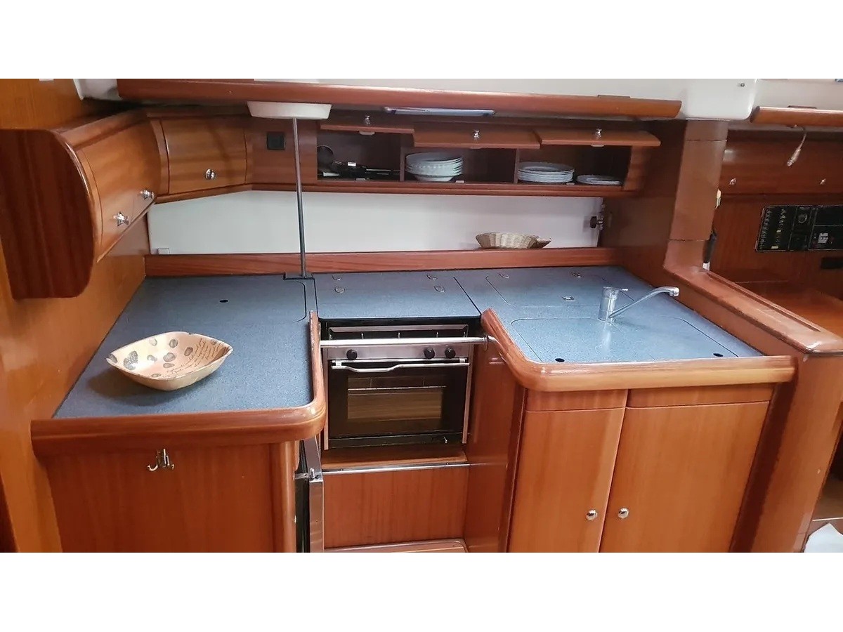 Bavaria 49 — photo 13