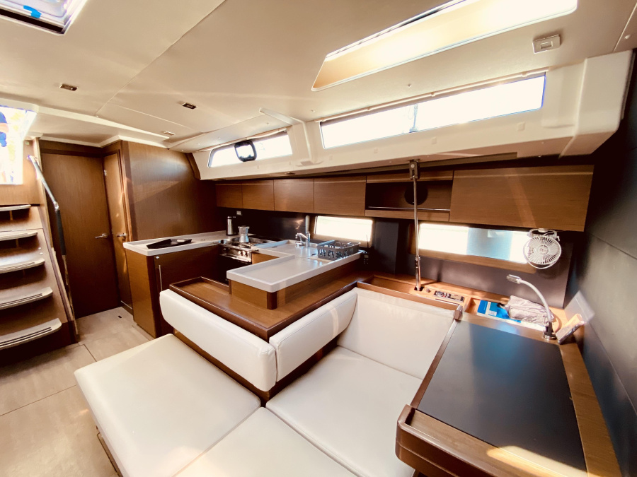 Beneteau Oceanis 51.1 — photo 4