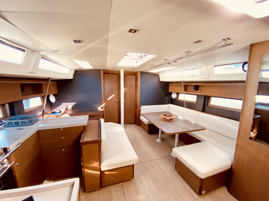 Beneteau Oceanis 51.1 — photo 9