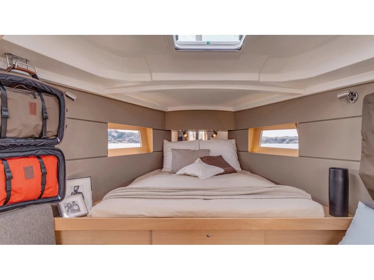 Sun Odyssey 389 () Interior image - 3