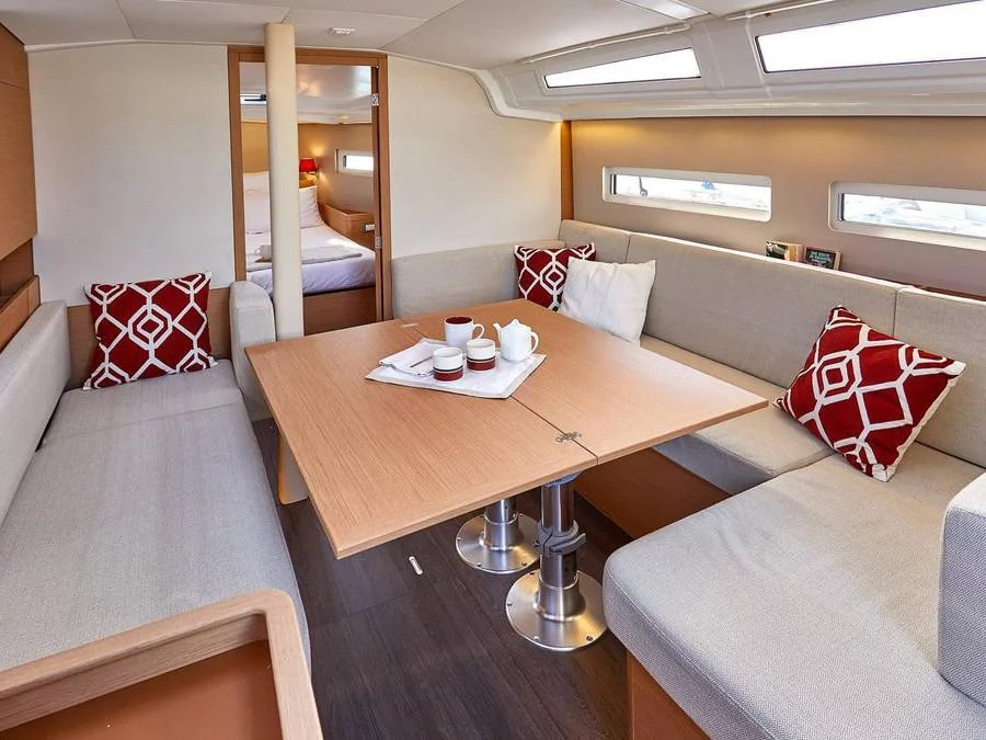 Sun Odyssey 410 () Interior image - 4