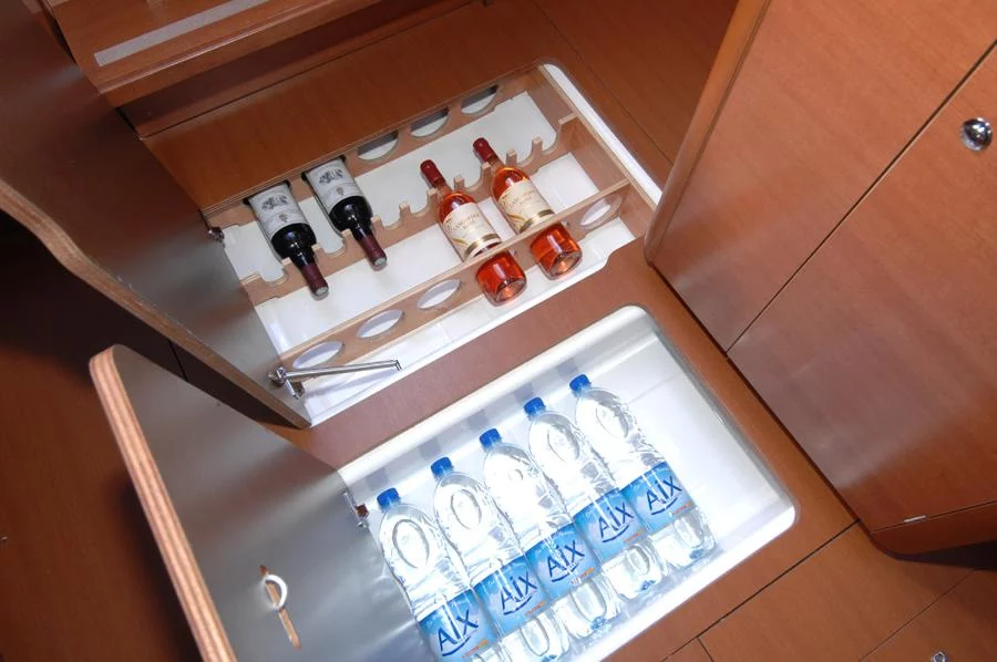Dufour 335 GL (Lara) Dufour 335 GL wine celler - 11