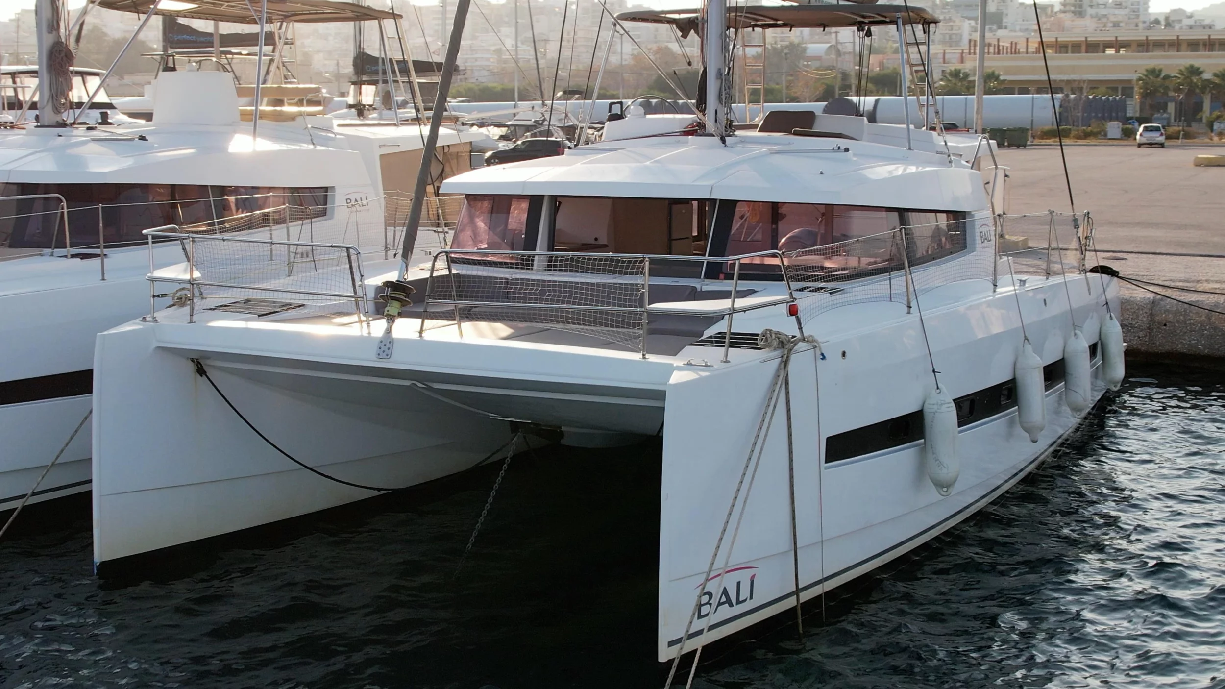 Bali 4.1 (Double Kiss) front view - 15