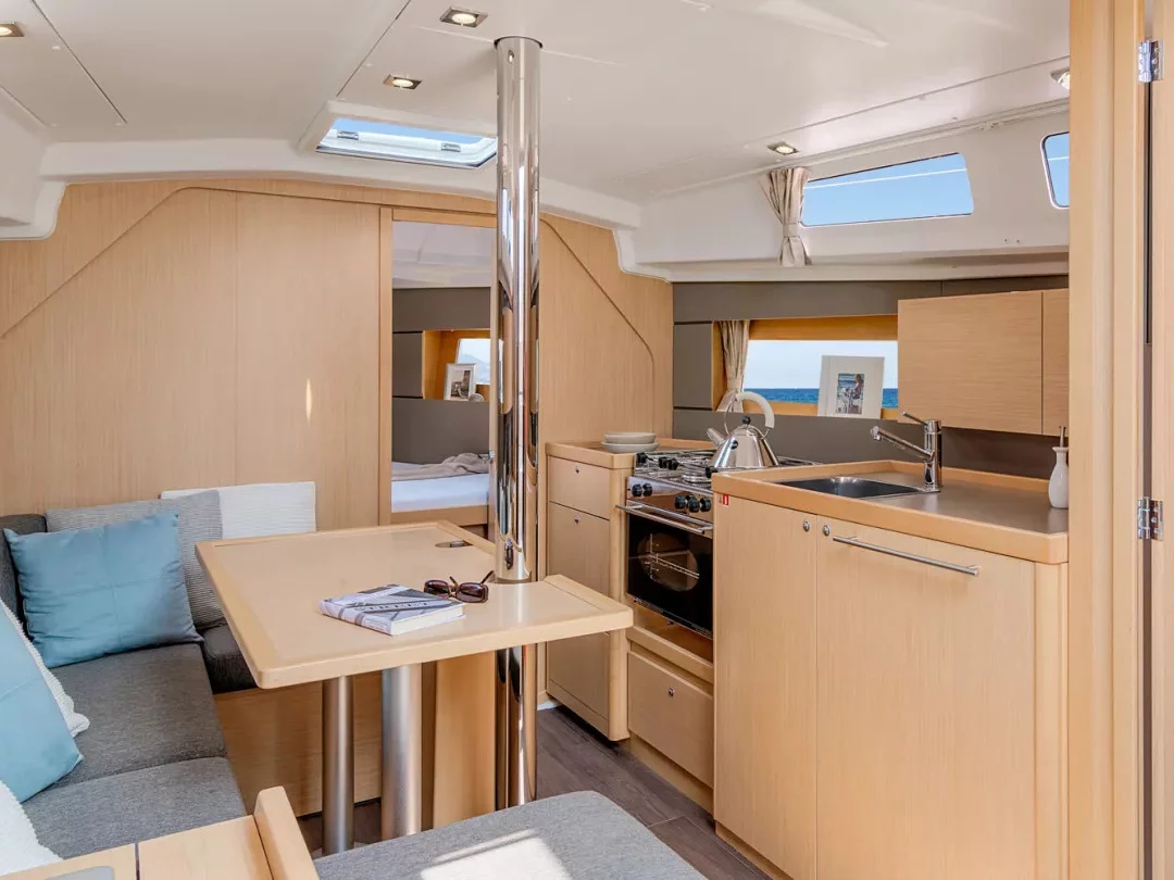 Oceanis 35 (Blondi) Interior image - 5