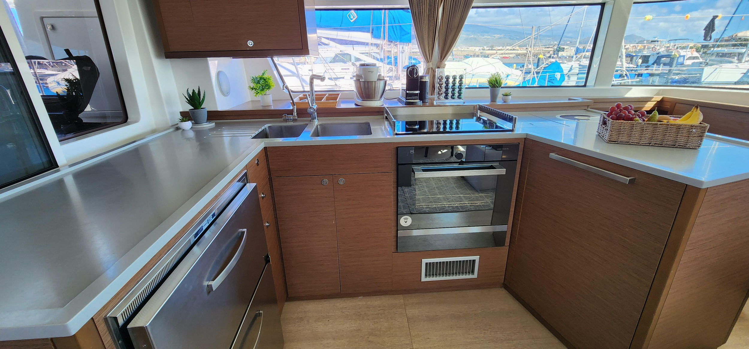 Photo #8 - Lagoon 52F (Tamiro) in Lefkada - 20597