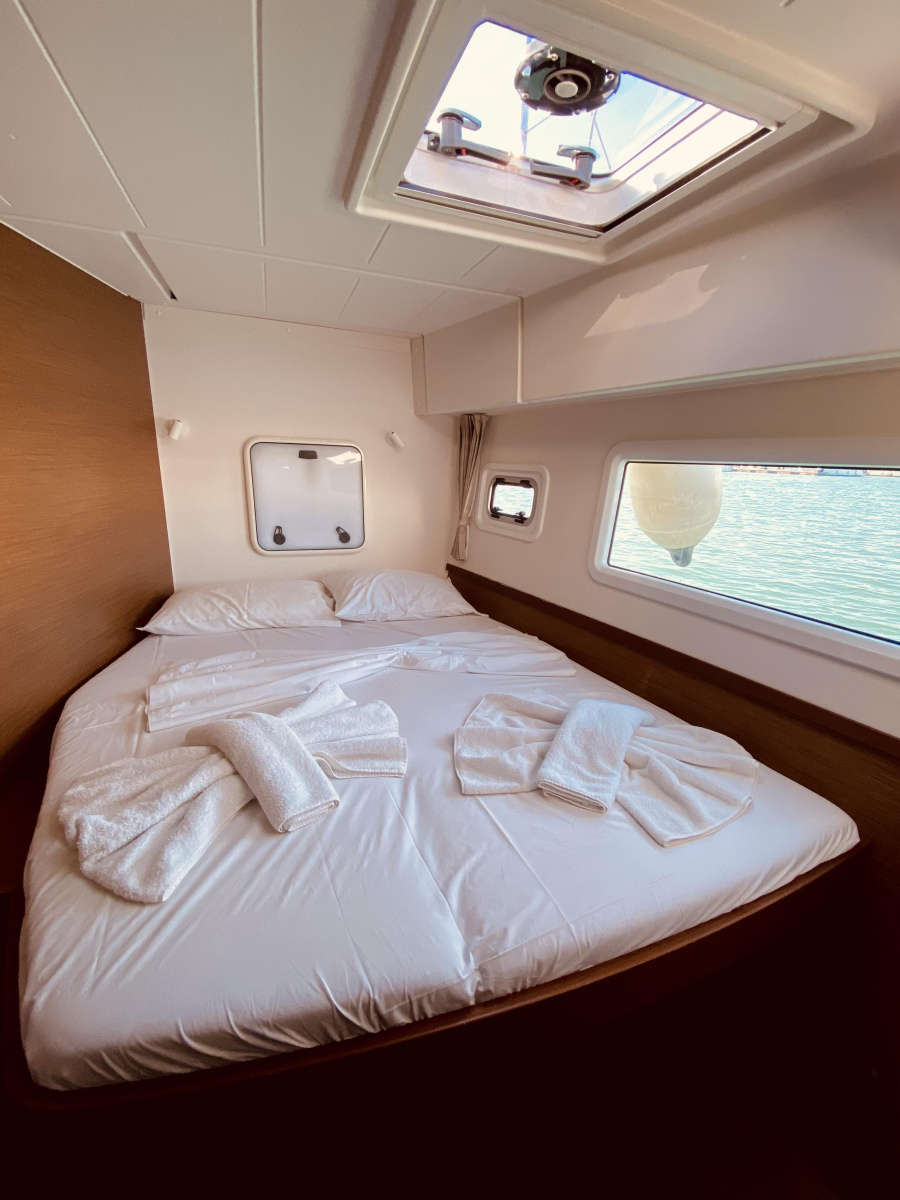 Lagoon 42 — photo 15