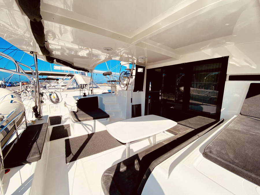 Lagoon 42 — photo 17