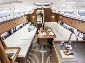 Bavaria Cruiser 34 — photo 3