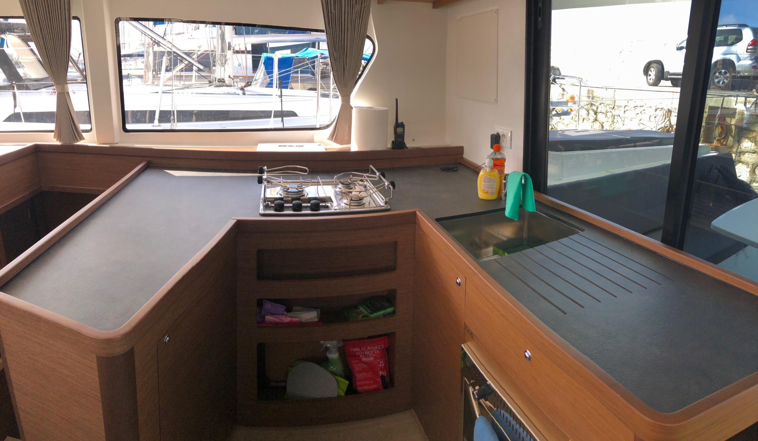 Lagoon 42 — photo 8