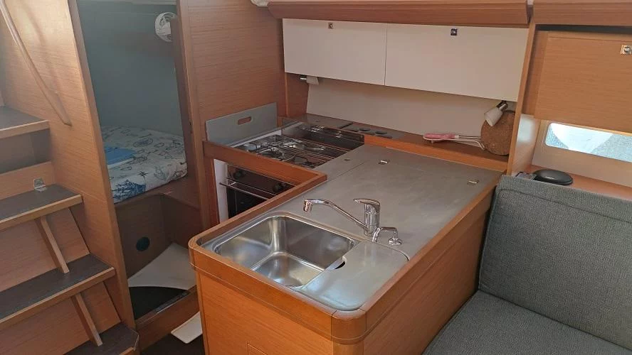 Dufour 360 3 Cabin (Gracia)  - 12