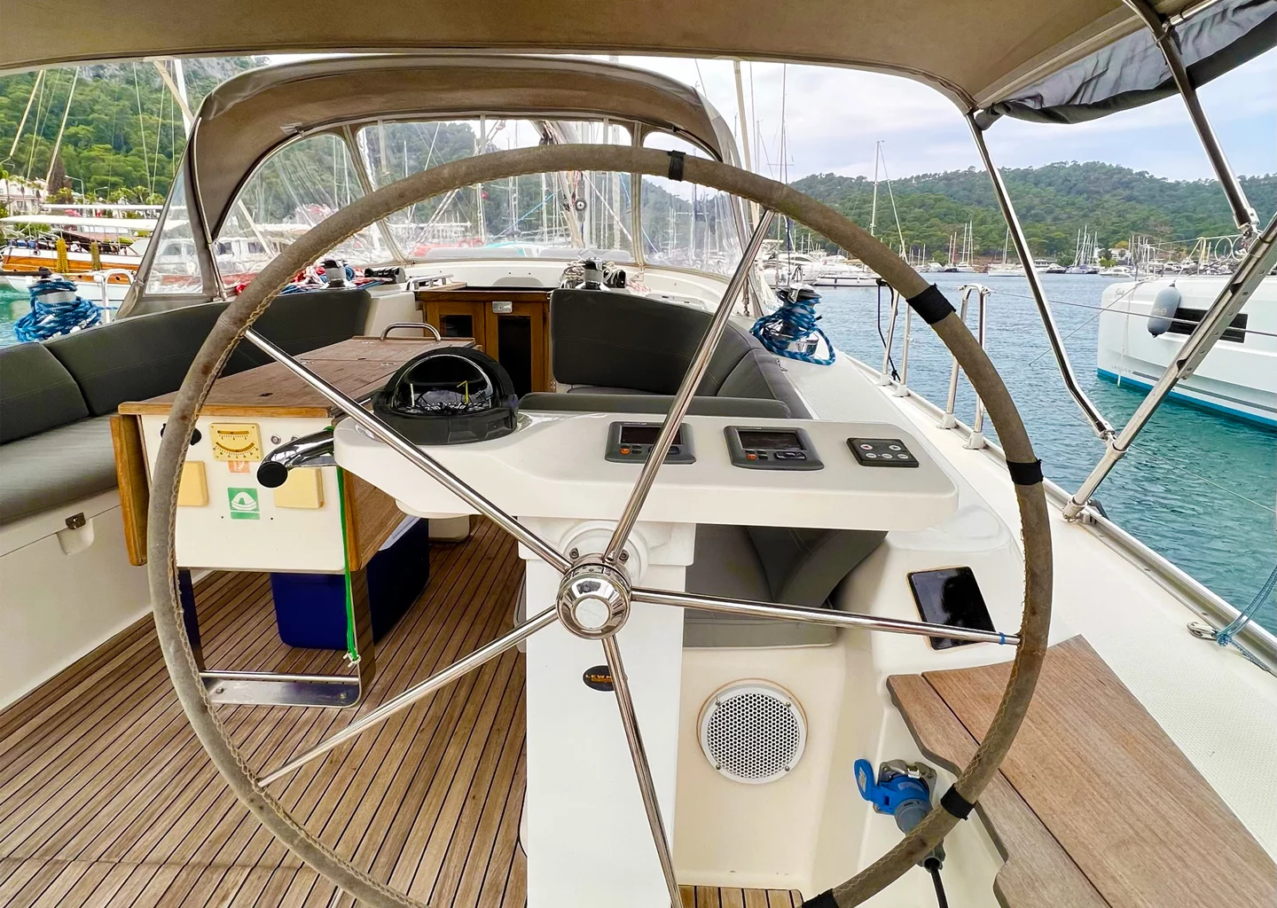 Bavaria 45 (Aquaholic)  - 10