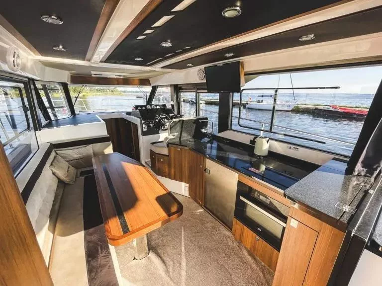 Northman 1200 (Hitchcock) Interior image - 1