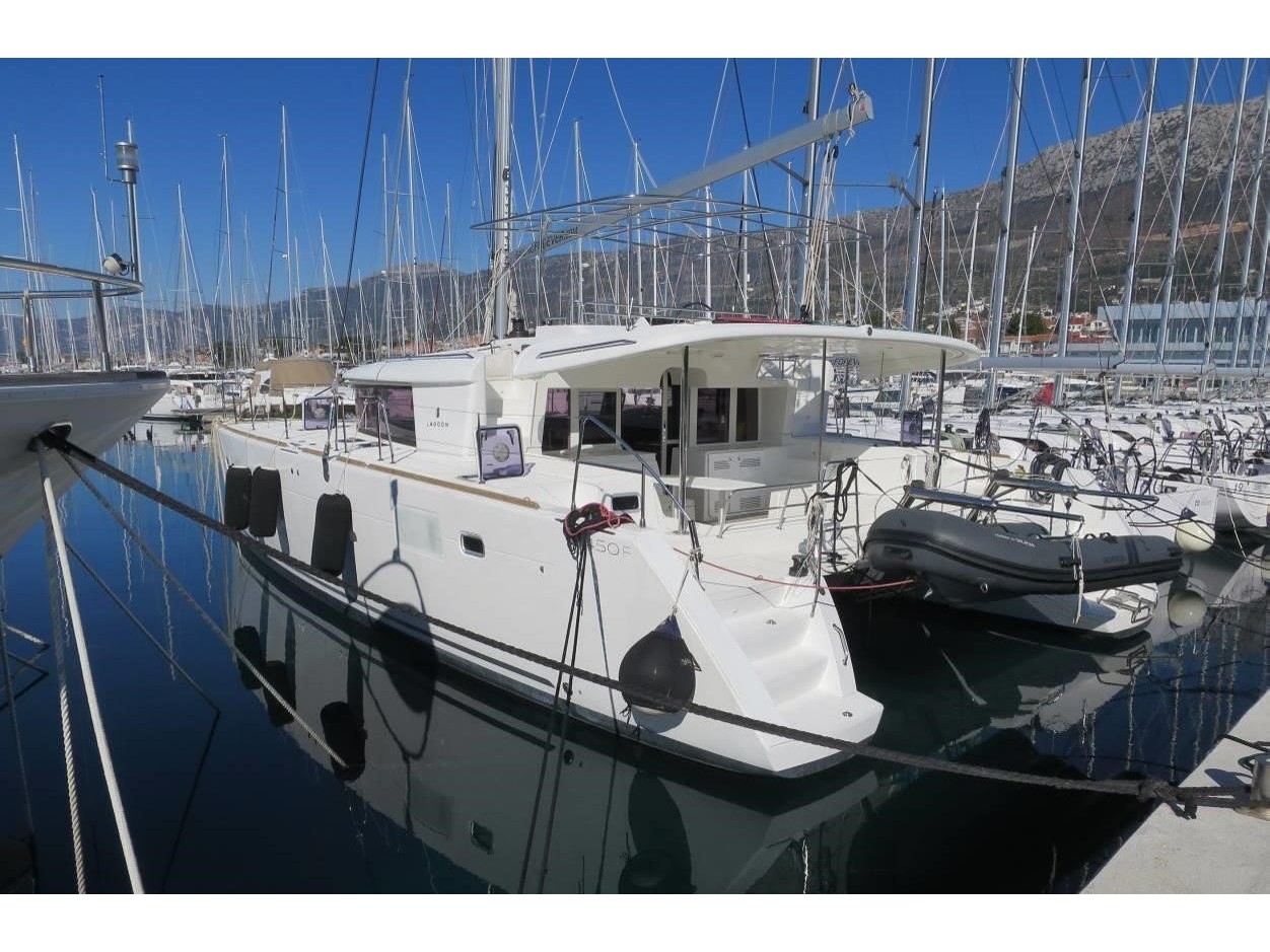 Lagoon 450 Fly — photo 1