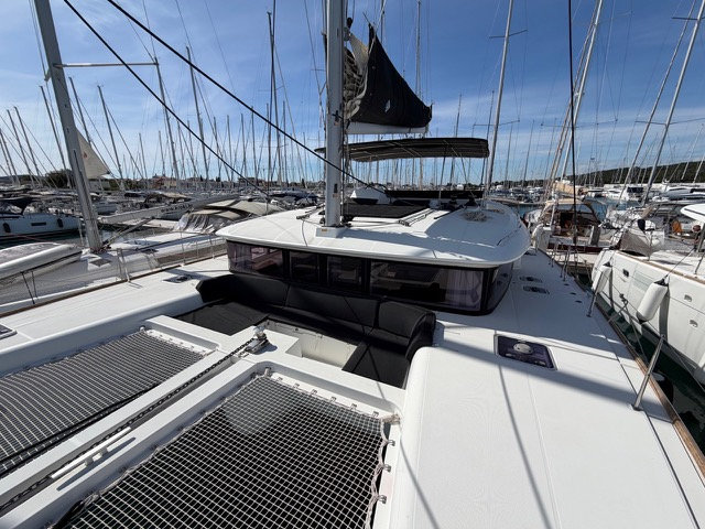 Lagoon 450 Fly — photo 14