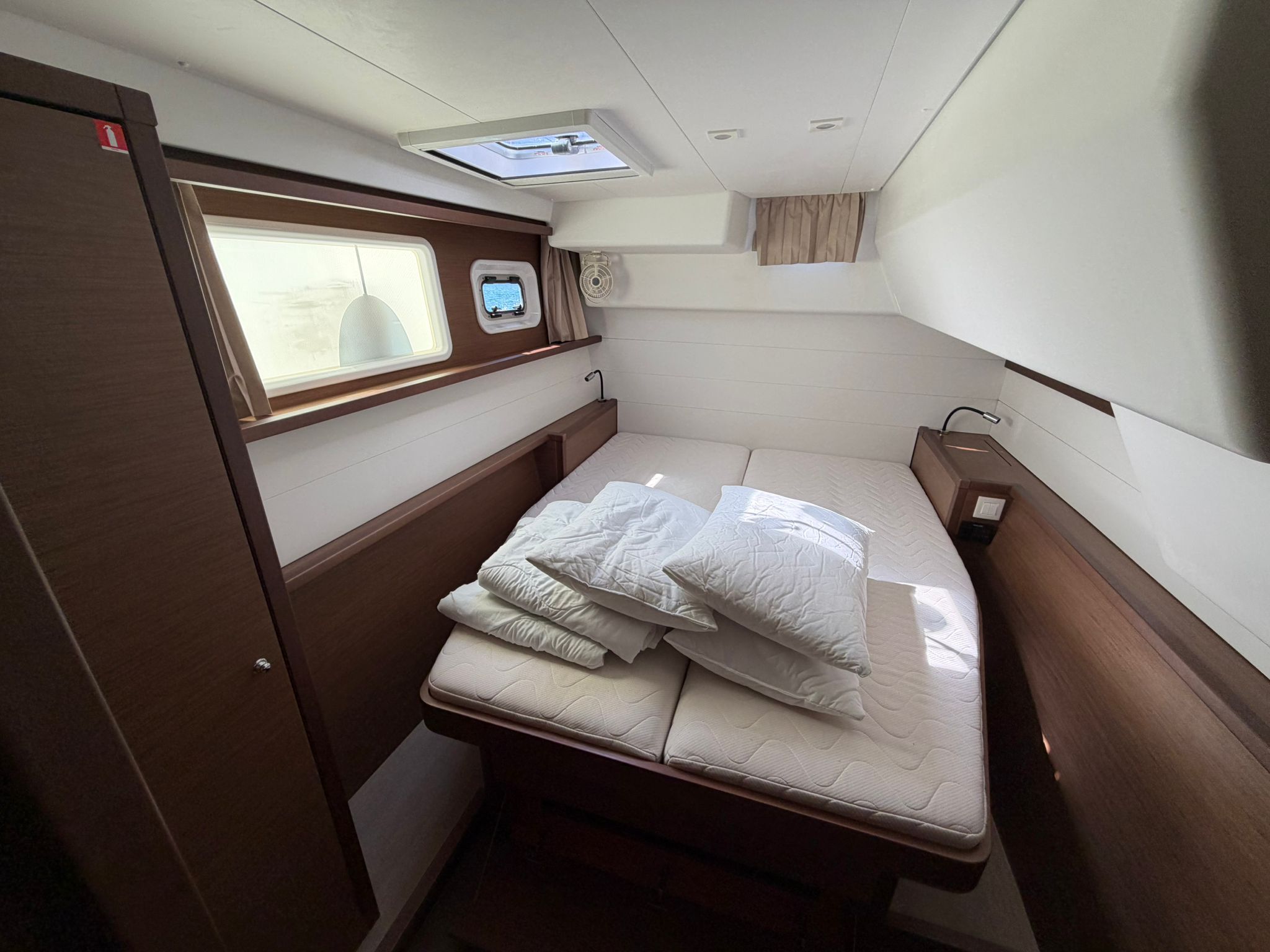 Lagoon 450 Fly — photo 4