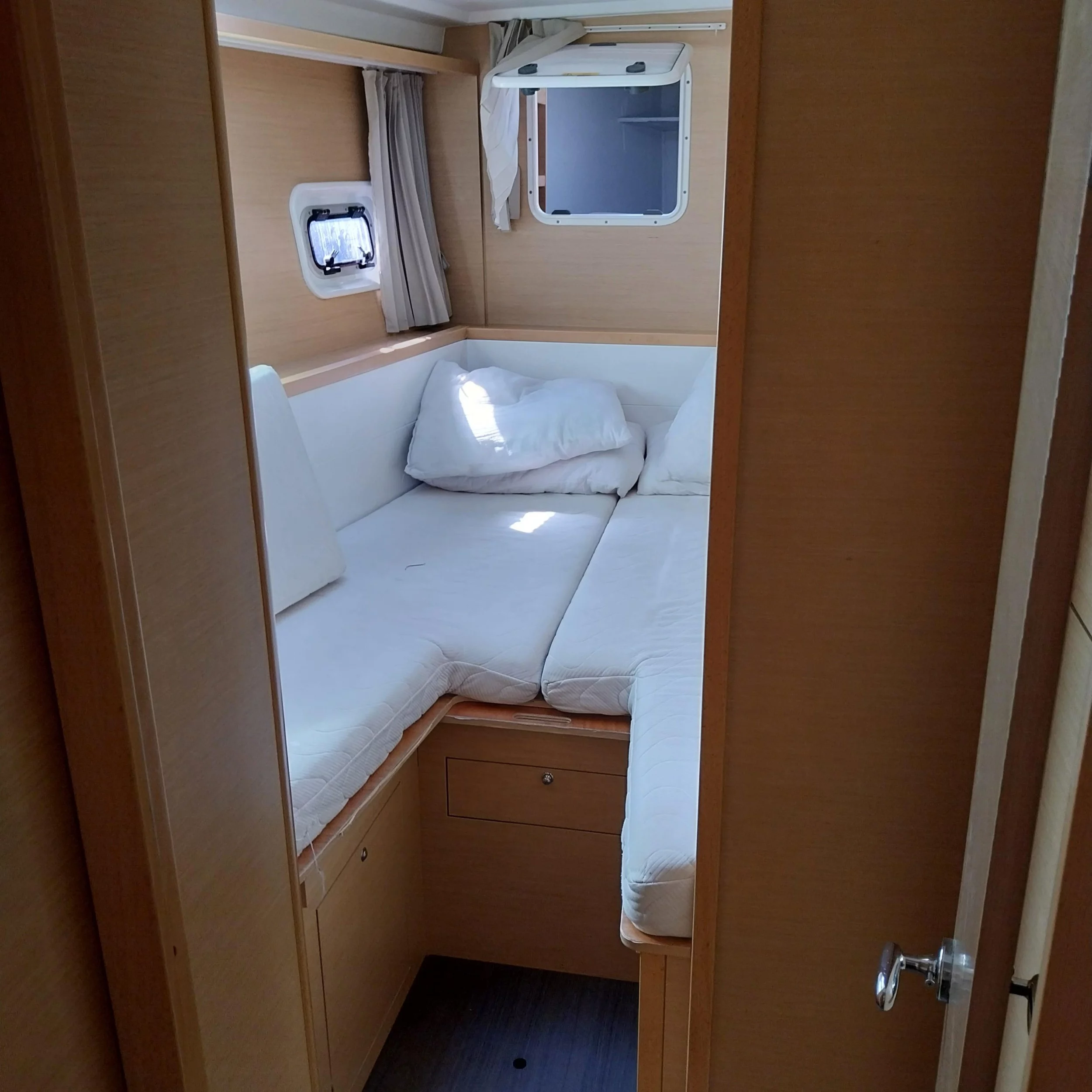 Lagoon 400 S2 (Footprints)  - 3