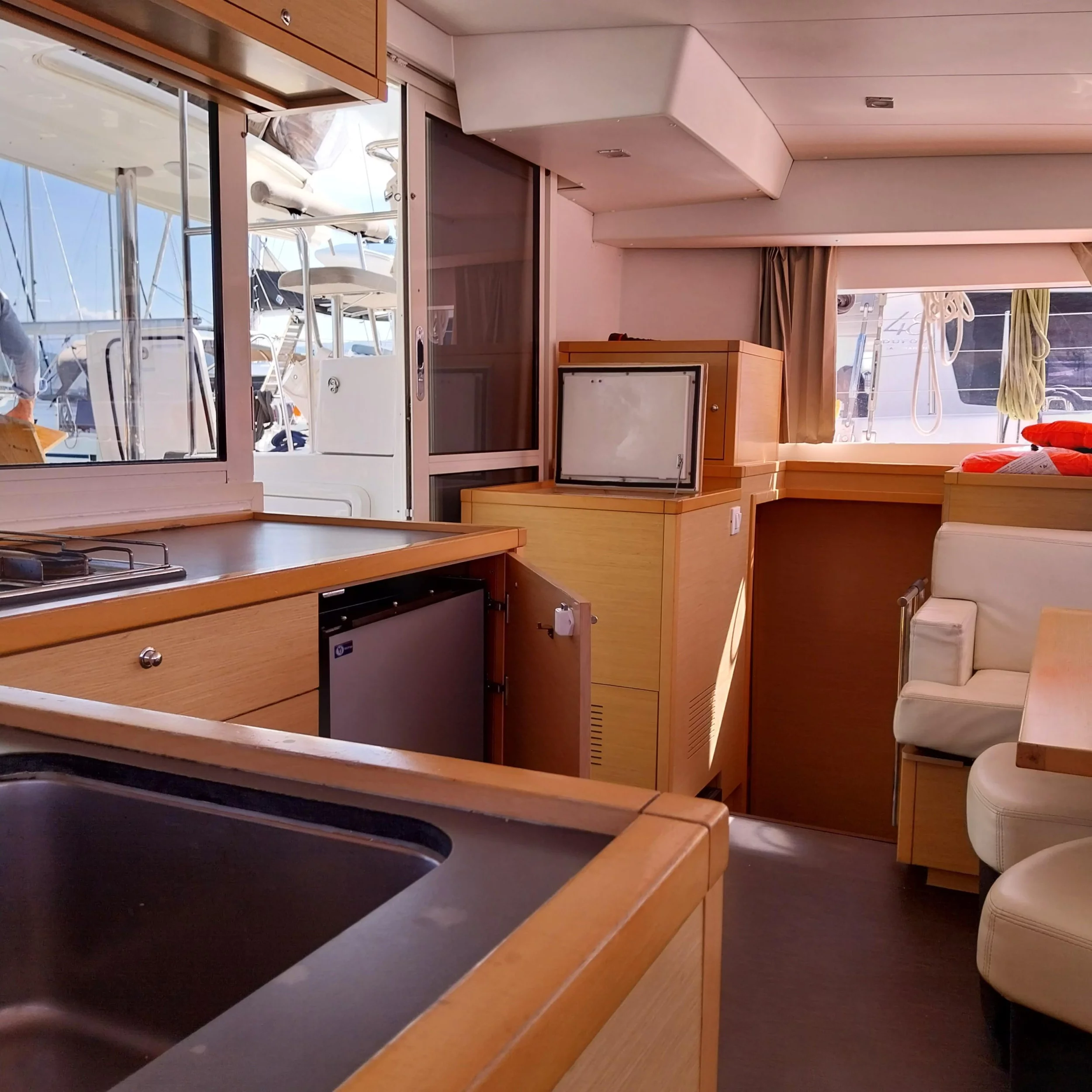 Lagoon 400 S2 (Footprints)  - 6