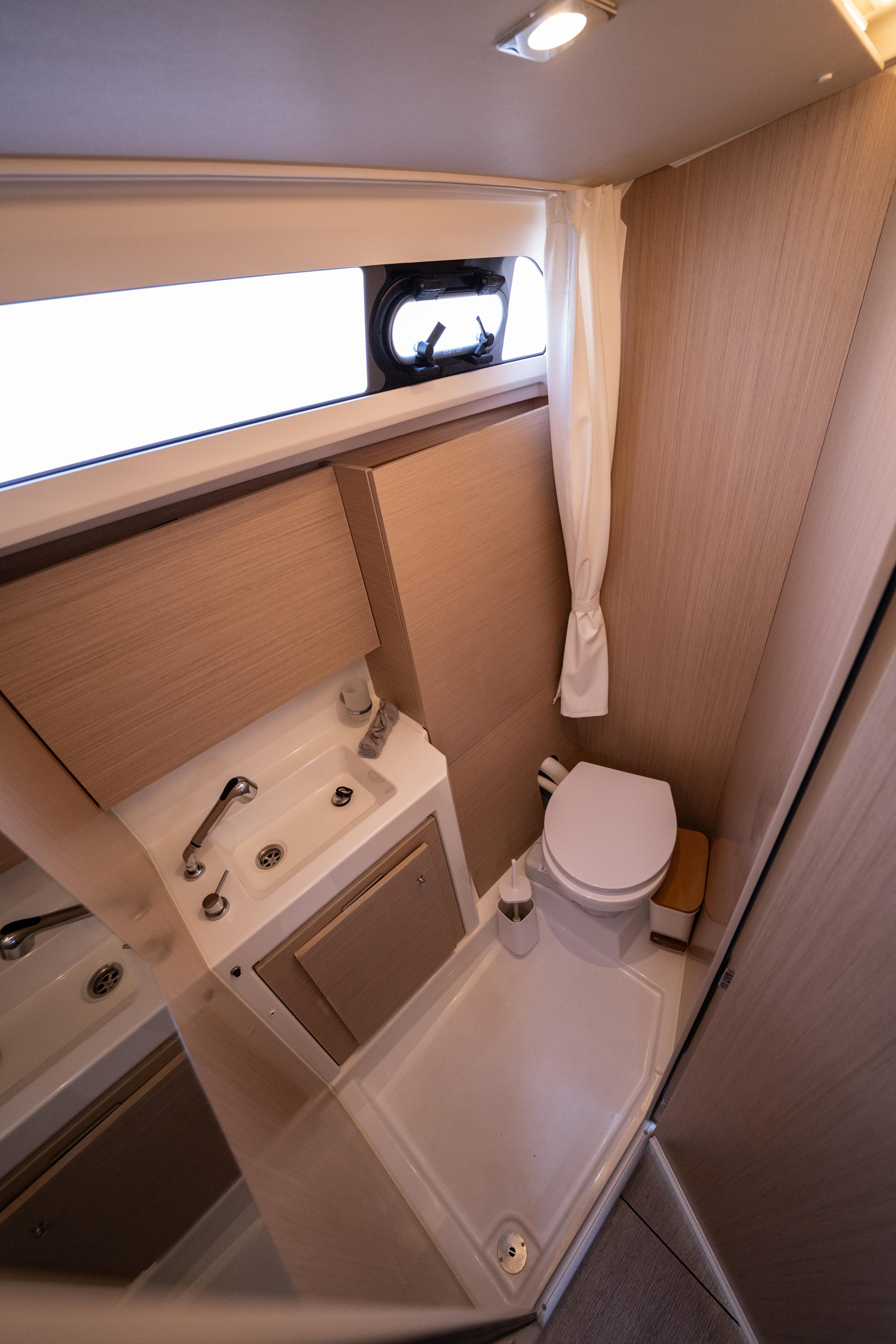 Oceanis 37.1 — photo 20