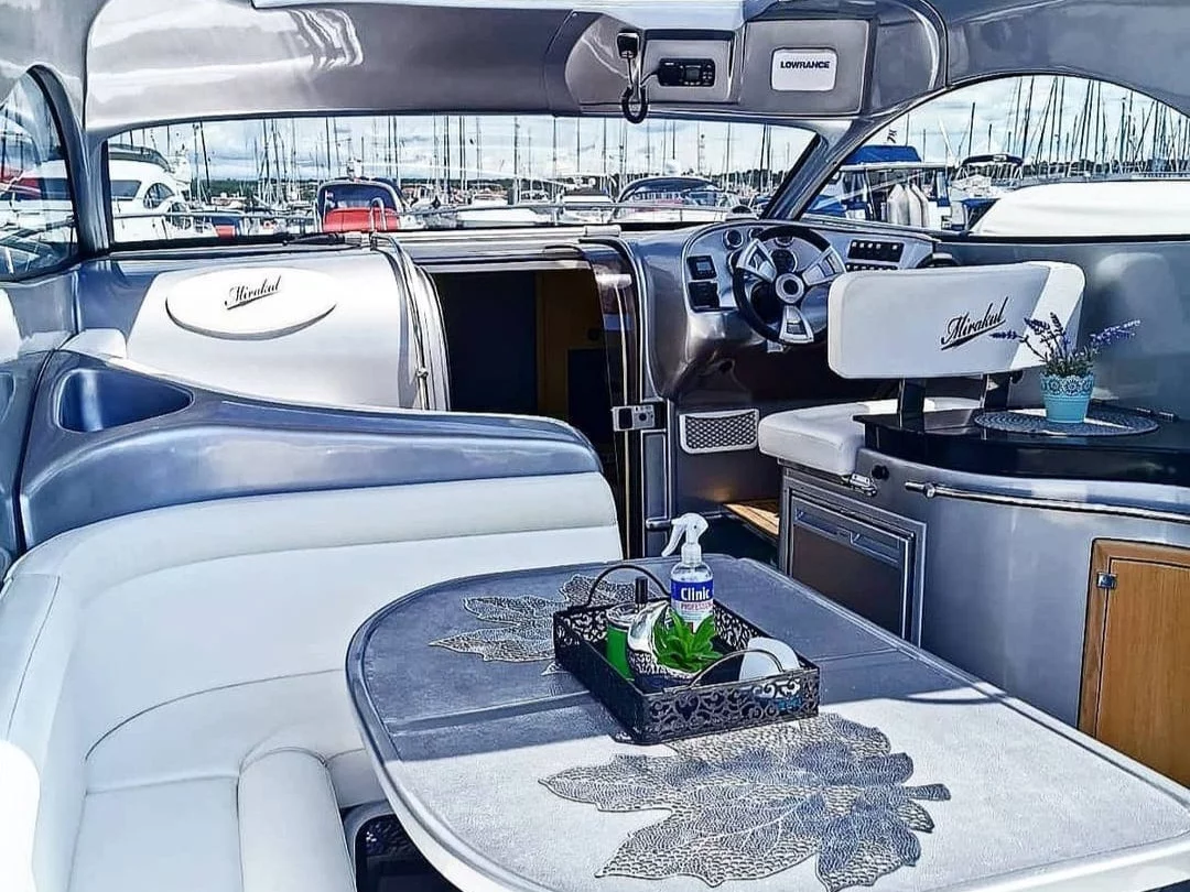 Mirakul 30 (MAX 1) Interior image - 6