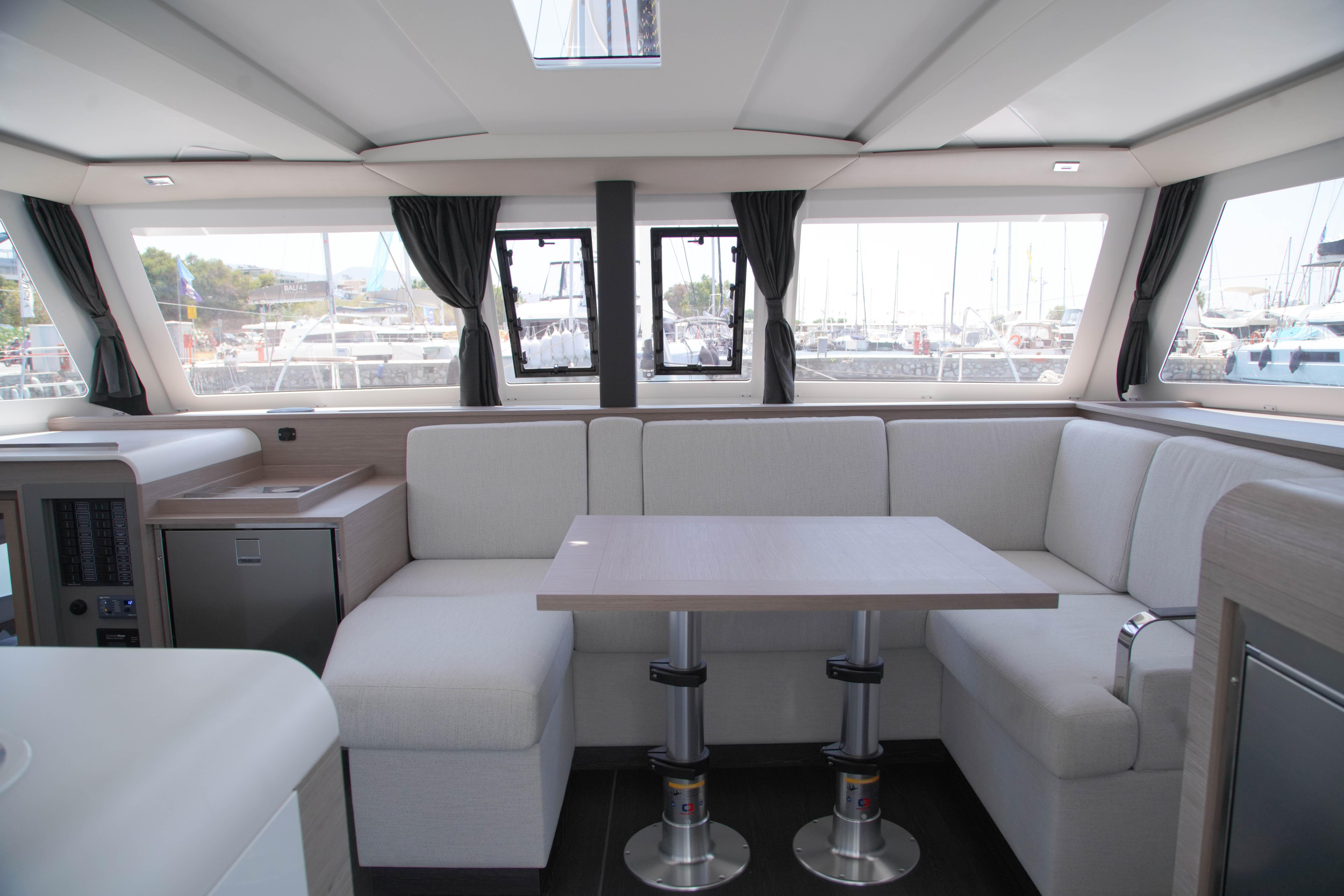 Photo #6 - Isla 40 ( & Watermaker & - 4+1 Cabins/4 Heads) (Anasa) en Kavala - 18258