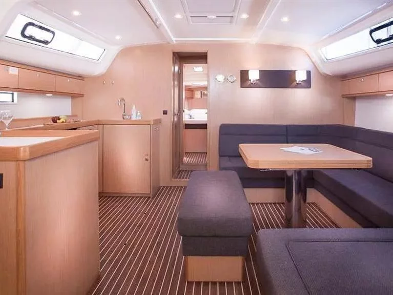 Bavaria Cruiser 51 (Petra 2) Interior image - 5