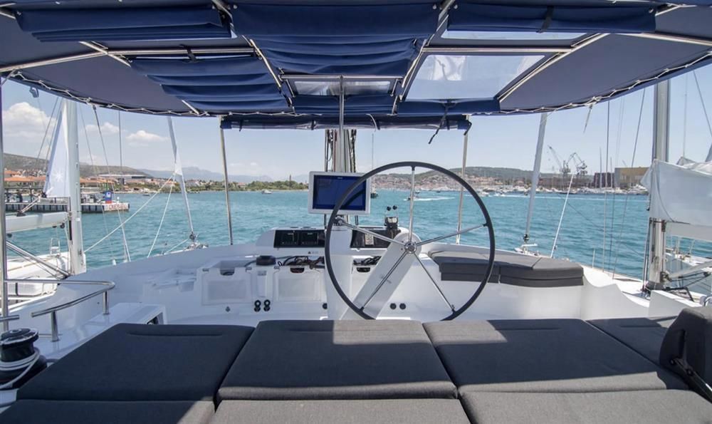 Photo #5 - Lagoon 52F (Jolie) in Sant Antoni de Portmany - 61397