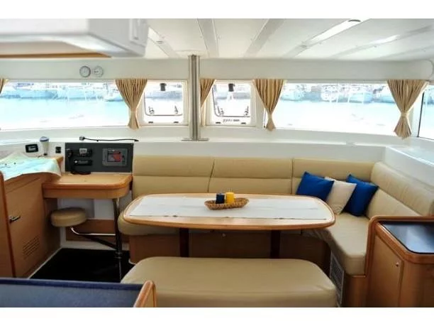Lagoon 420 (Amelia) Interior image - 3