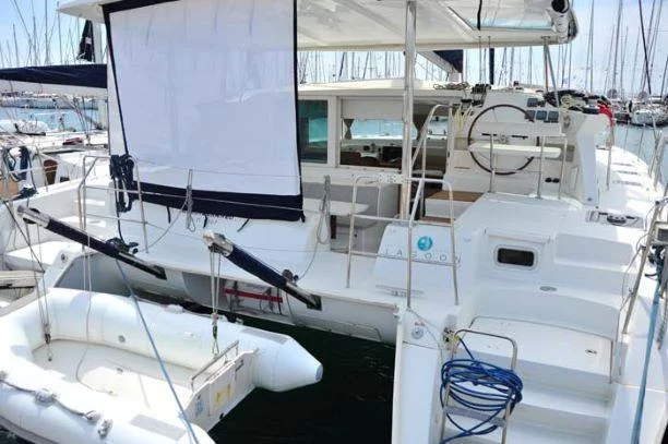 Lagoon 420 (Amelia)  - 8
