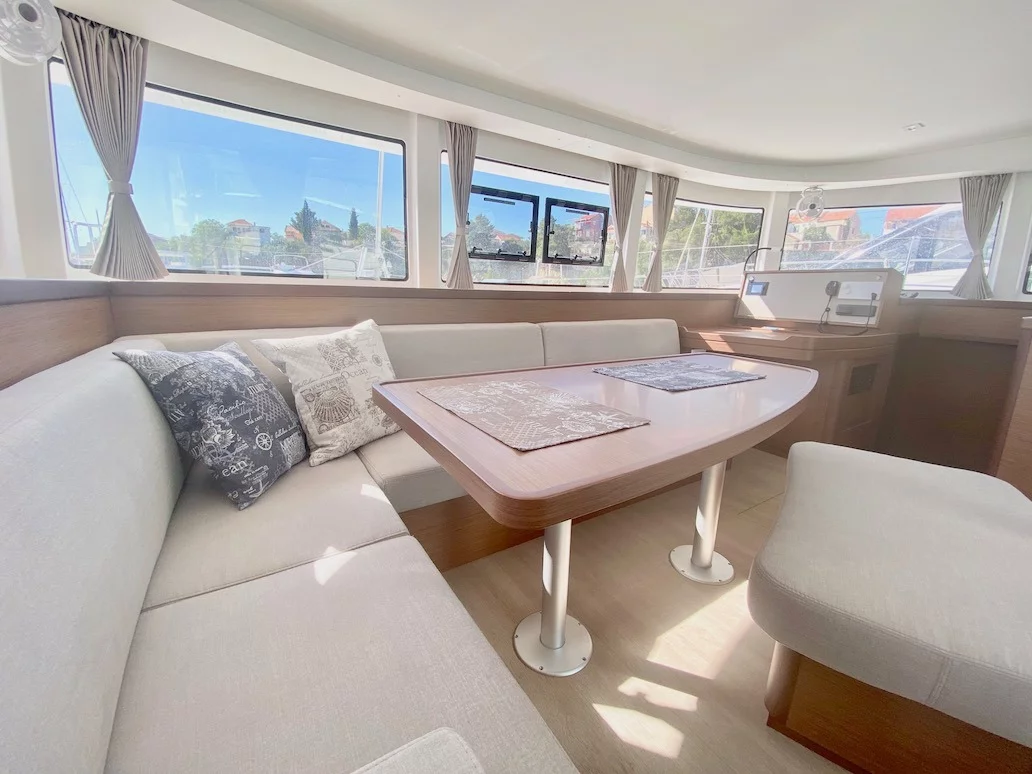Lagoon 42 (GRAND DELUXE II) Interior image - 5