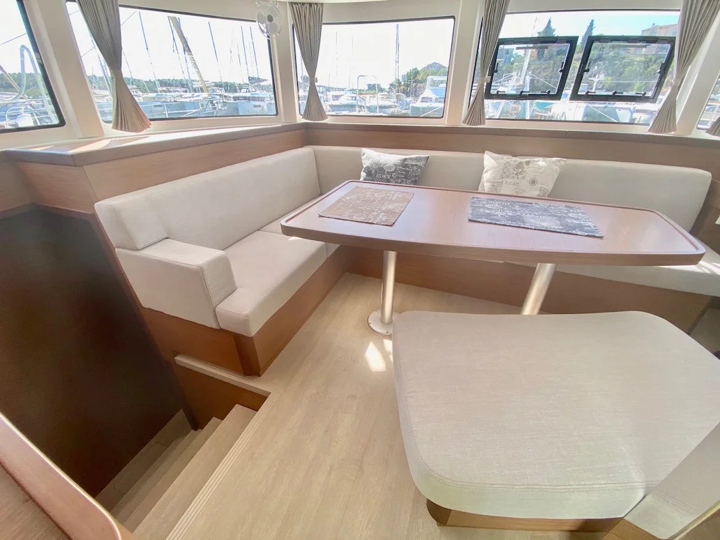 Lagoon 42 (GRAND DELUXE II)  - 2