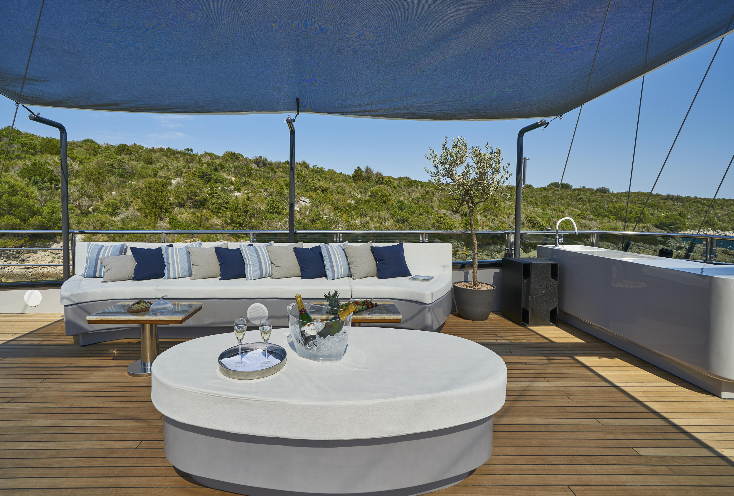 Photo #116 - Luxury Sailing Yacht Rara Avis (Rara Avis) en Split - 8692