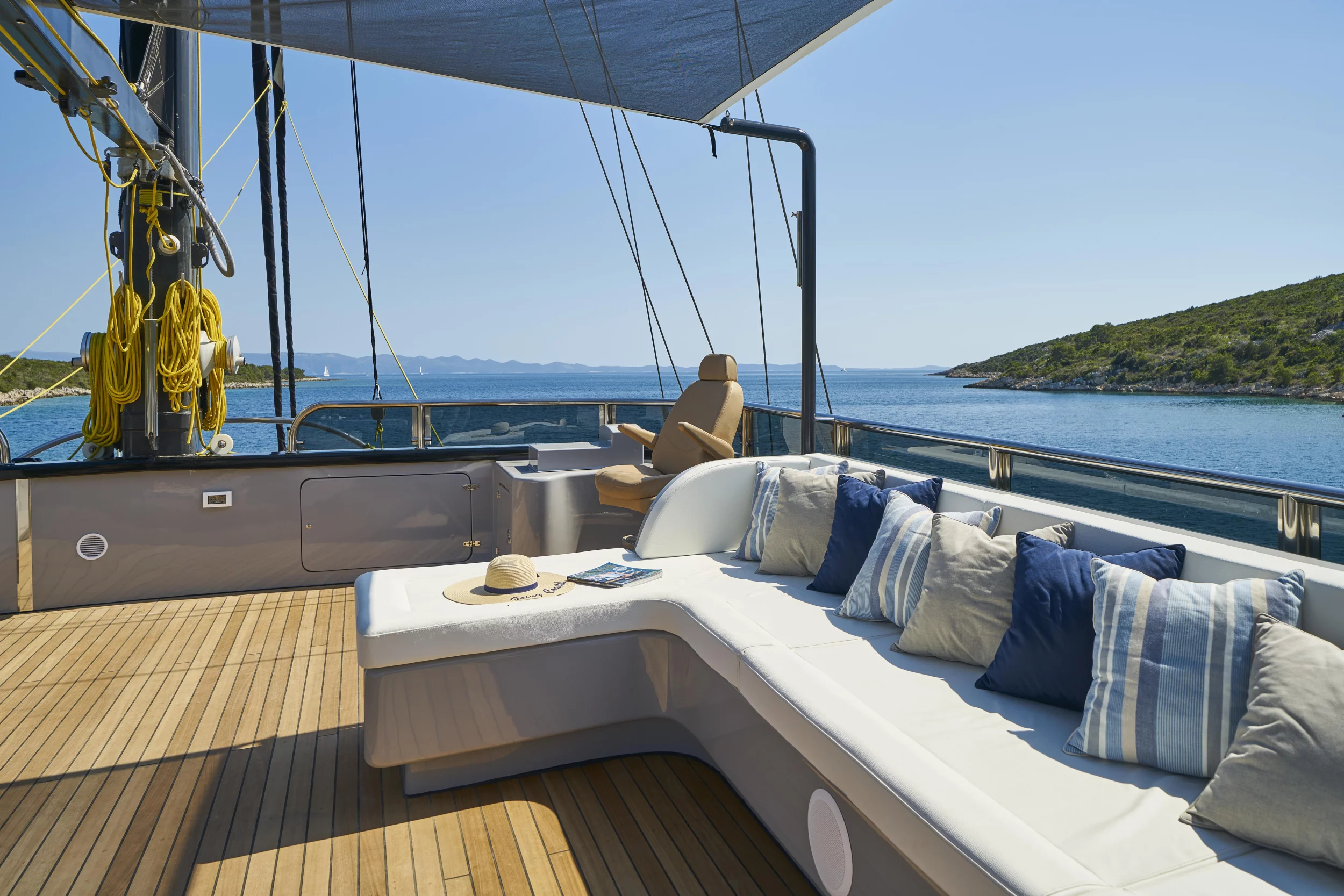 Luxury Sailing Yacht Rara Avis (Rara Avis)  - 51