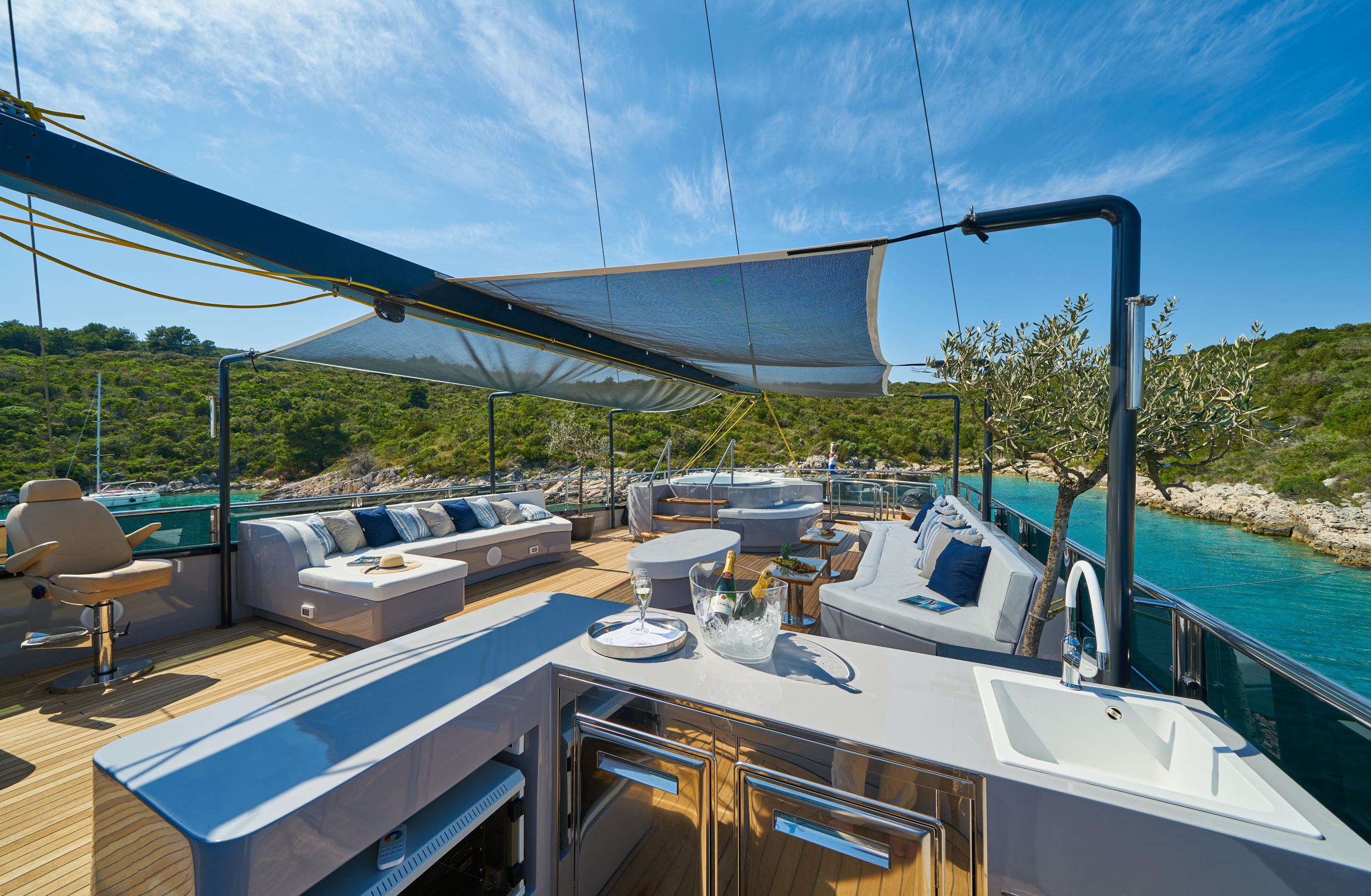 Photo #121 - Luxury Sailing Yacht Rara Avis (Rara Avis) en Split - 8692