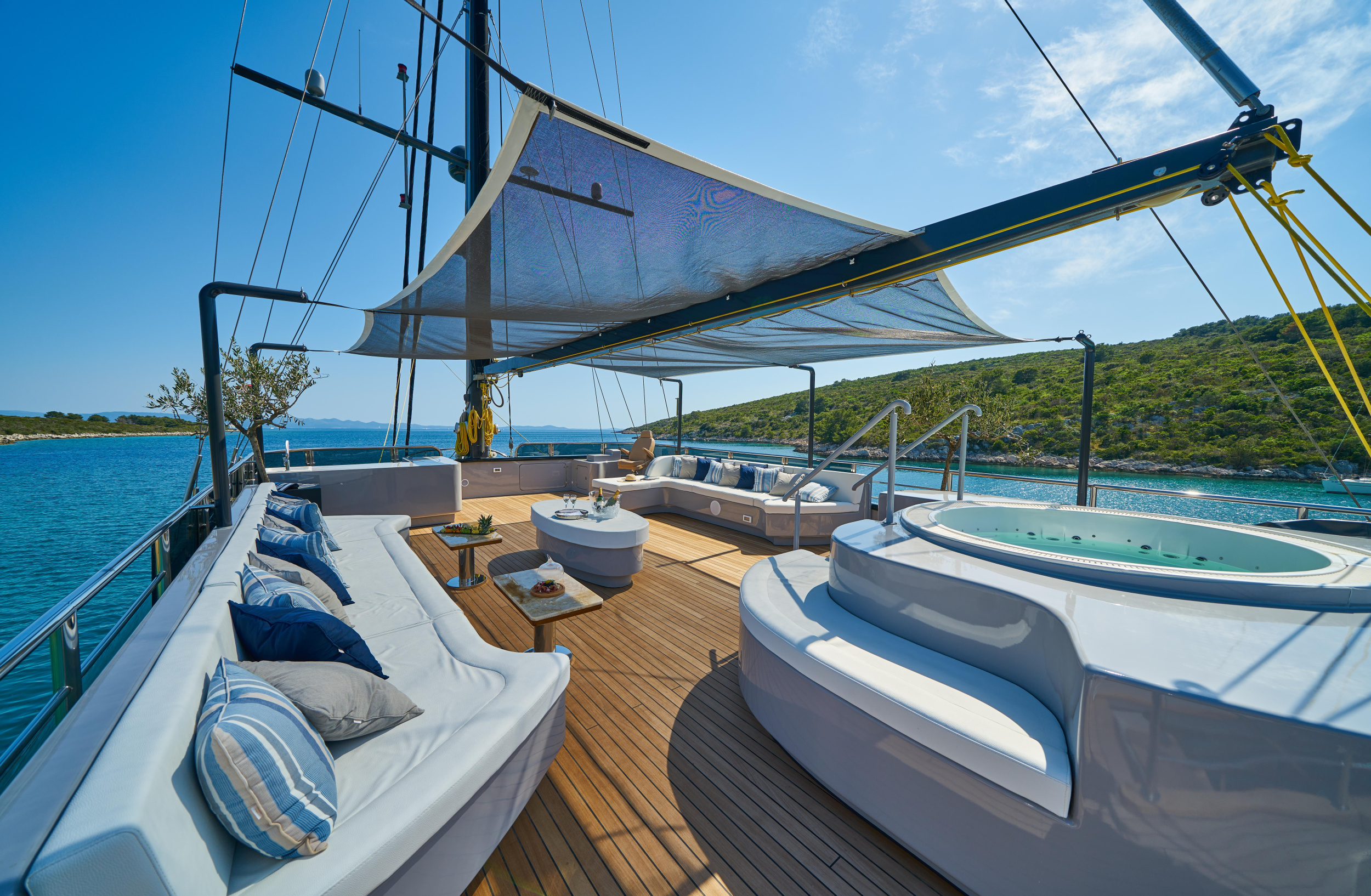 Photo #99 - Luxury Sailing Yacht Rara Avis (Rara Avis) en Split - 8692